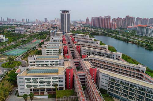 华侨大学12-500.jpg