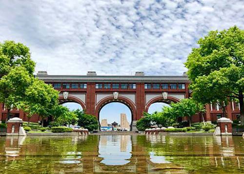 华东政法大学13-500.jpg